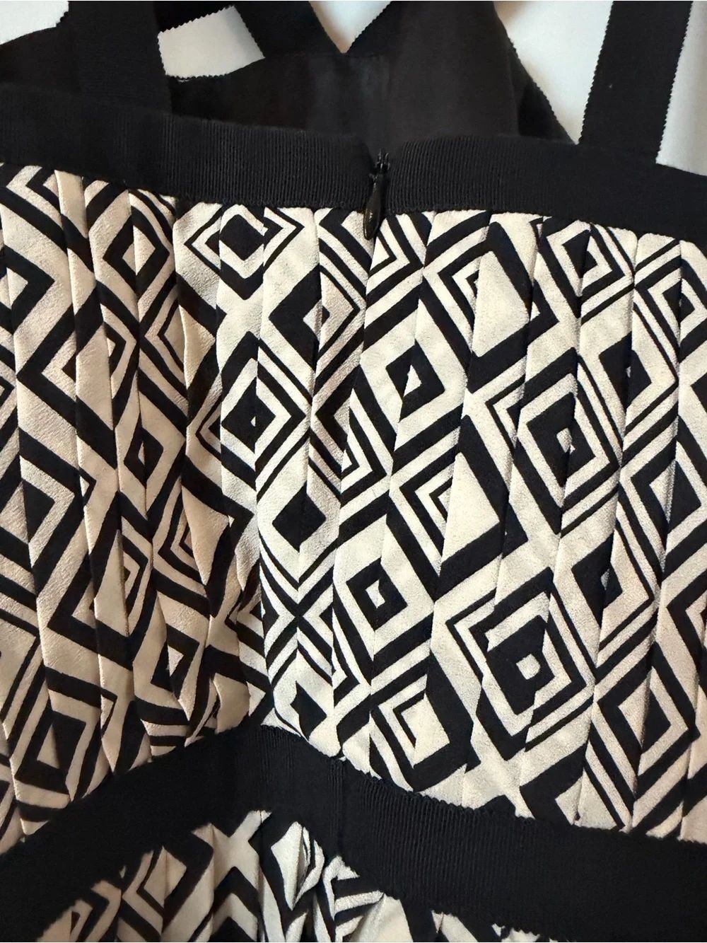 MARTIN GRANT Black and Cream Geometric One-Shoulder Strap Dress - Picture 9 of 11